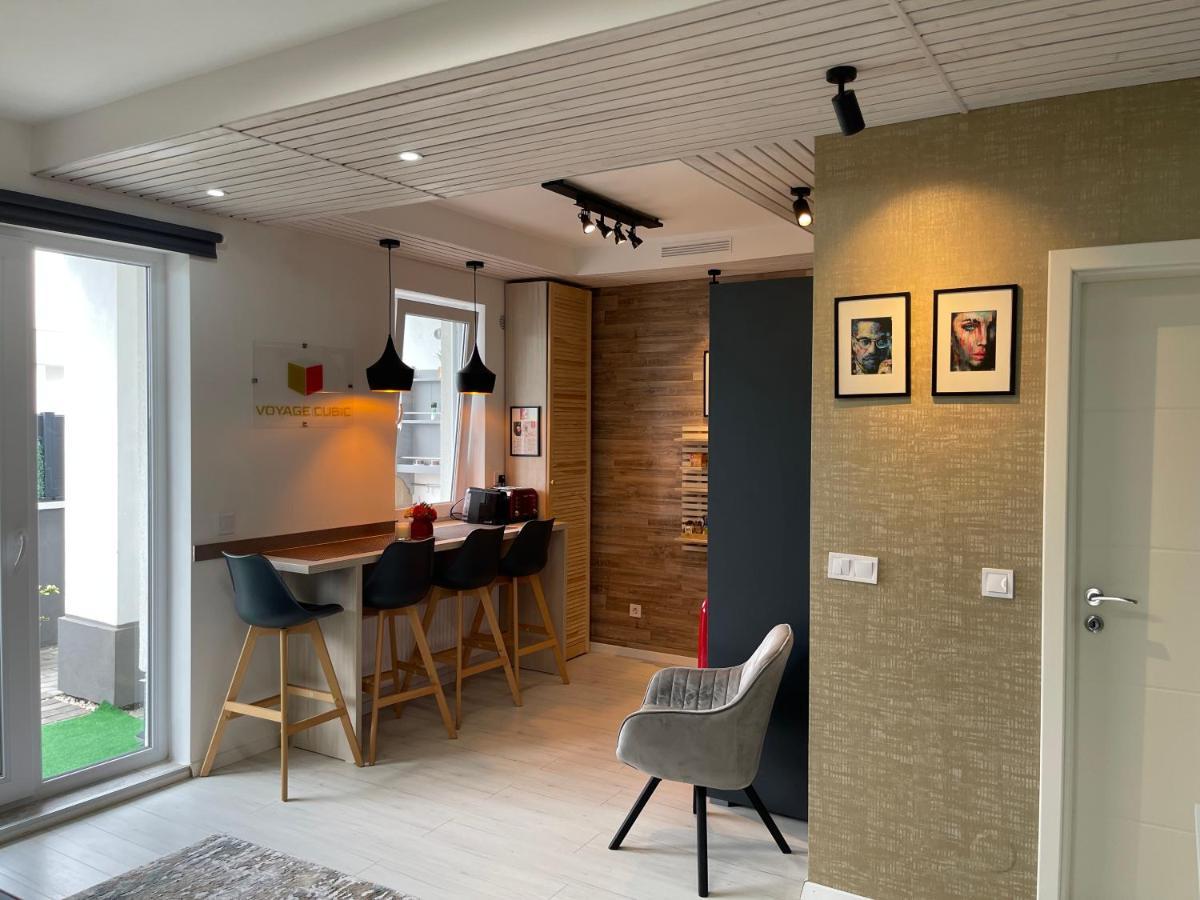 Voyage Cubic Adults Only Apartment Sibiu Bagian luar foto