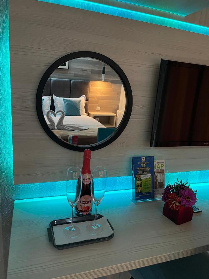Voyage Cubic Adults Only Apartment Sibiu Bagian luar foto