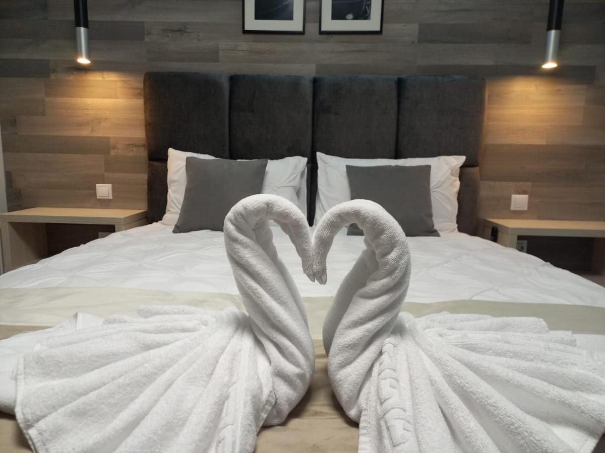 Voyage Cubic Adults Only Apartment Sibiu Bagian luar foto